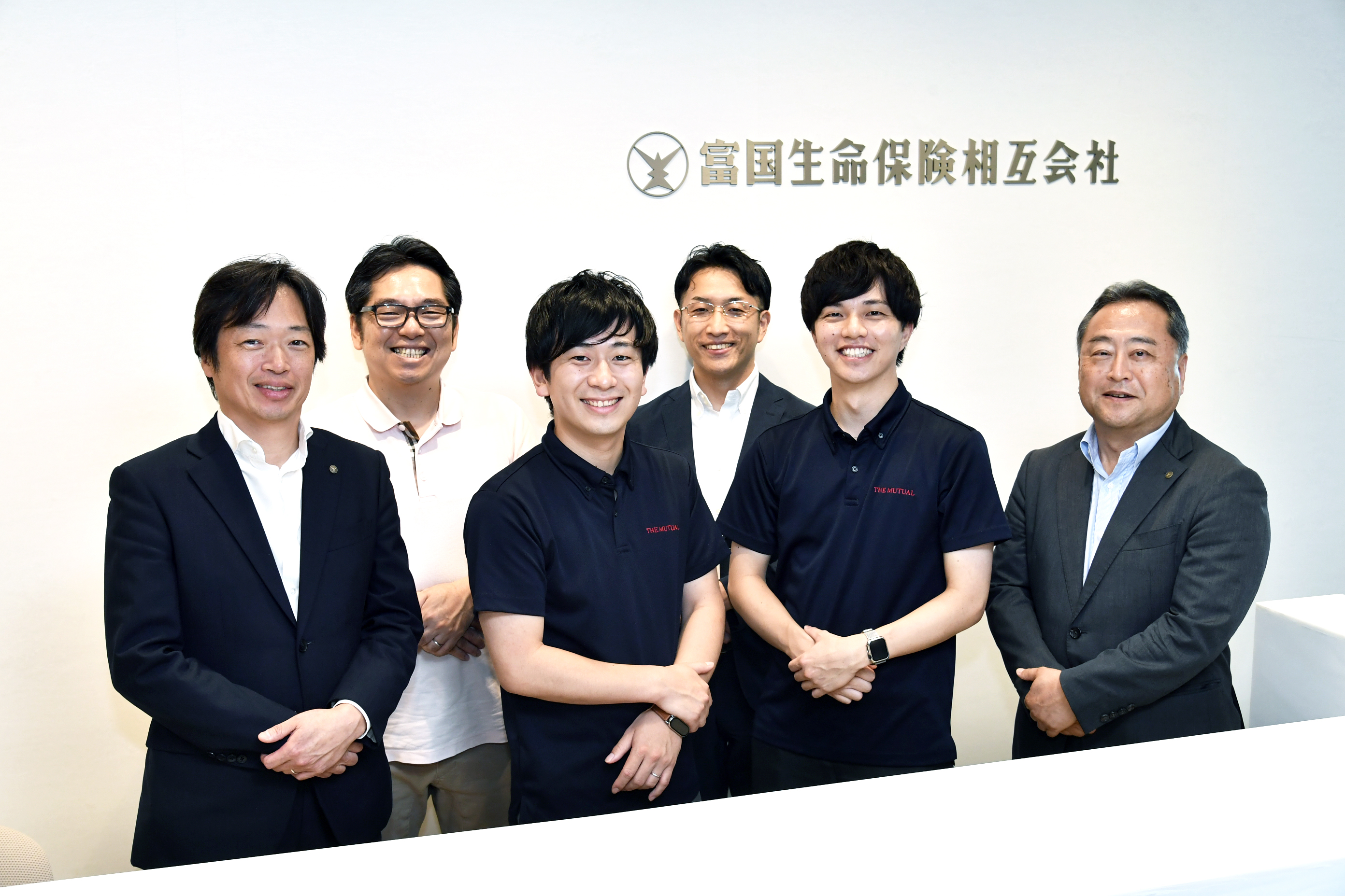 富国生命保険相互会社の採用ご担当者様(前列4名)と、案件を担当したシーズアンドグロースの河本(後列左)と大矢（後列右)